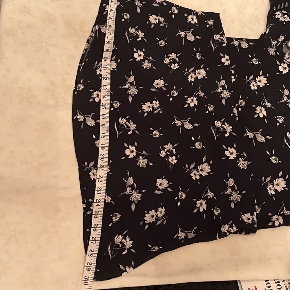 Xhilaration size small SS cold shoulder black and white floral dress EUC - Picture 10 of 10